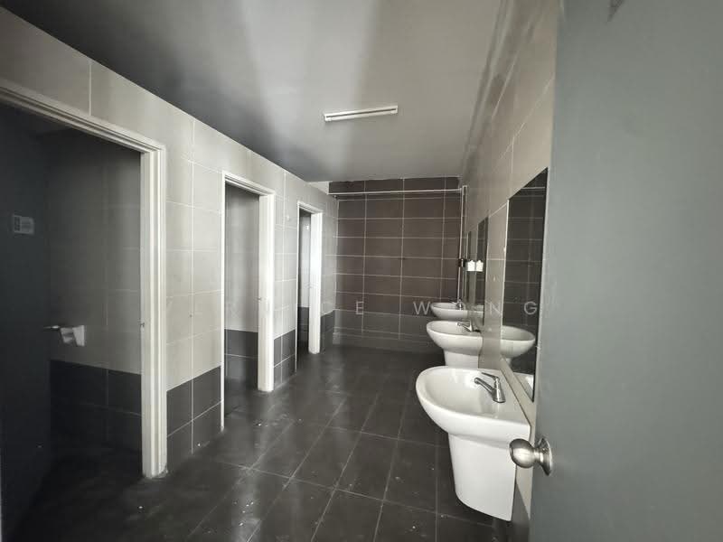 Kilang untuk Disewa di Eco Business Park 1 (Johor Bahru) - Vernice Wong - Bathroom - PropertyGuru.com.my