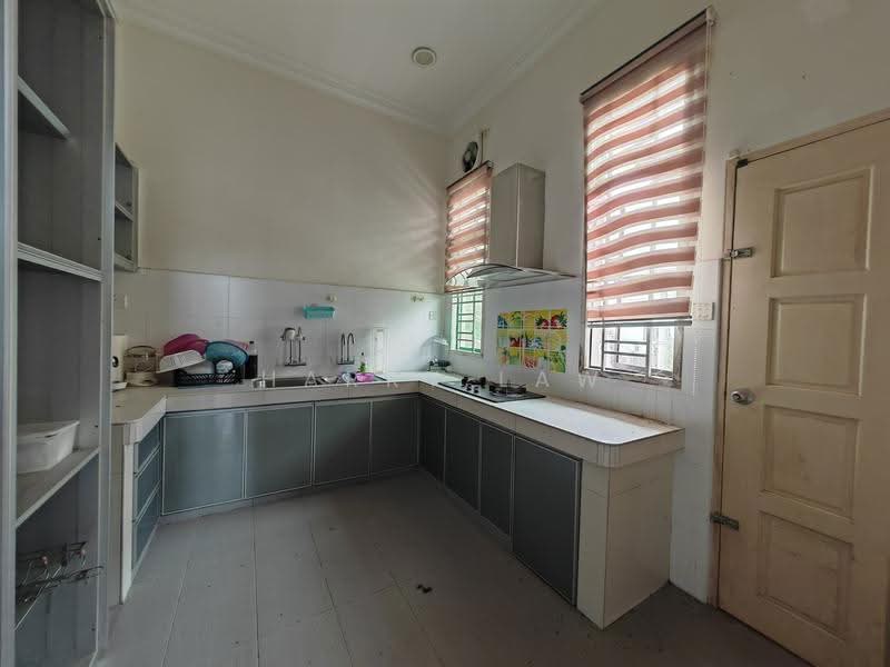 Bungalow House untuk Dijual di Ayer Keroh (Melaka) - Harry Law - Kitchen - PropertyGuru.com.my