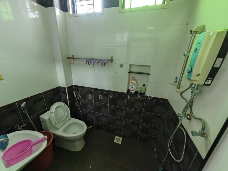 Bungalow House untuk Dijual di Ayer Keroh (Melaka) - Harry Law - Bathroom - PropertyGuru.com.my