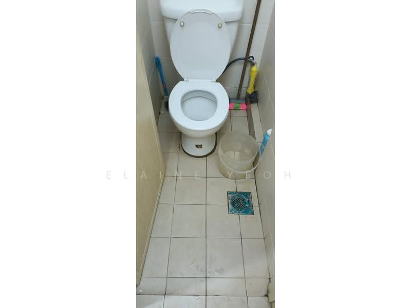 Shop / Office untuk Disewa di Bayan Baru (Penang) - Elaine Yeoh - Bathroom - PropertyGuru.com.my