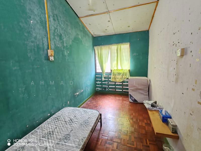 Rumah Teres 2-Tingkat untuk Dijual di Taman Sri Rampai (Wangsa Maju) - Ahmad Gadafi Md Nor - Bedroom - PropertyGuru.com.my