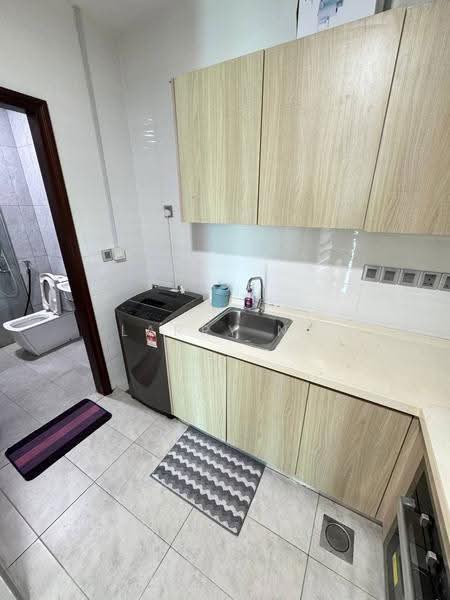 Kediaman Servis untuk Disewa di Paragon Suites @ CIQ - Larry Ng - Kitchen - PropertyGuru.com.my
