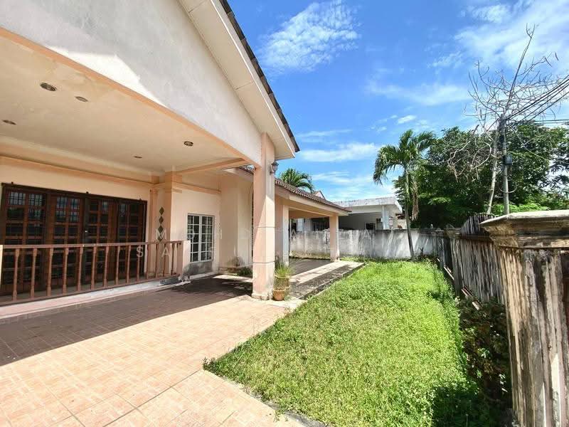 Bungalow House untuk Dijual di Taman Pantai Sepang Putra (Sepang) - Mohd Aizat Saiful Bahri - Exterior - PropertyGuru.com.my