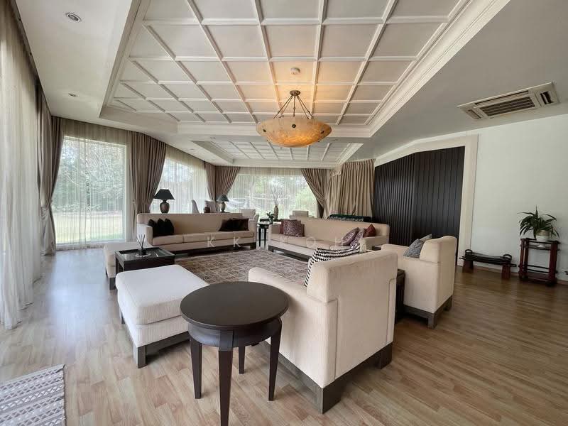 Bungalow House for Sale in Leisure Farm (Gelang Patah) - KK Koh - Living Room - PropertyGuru.com.my