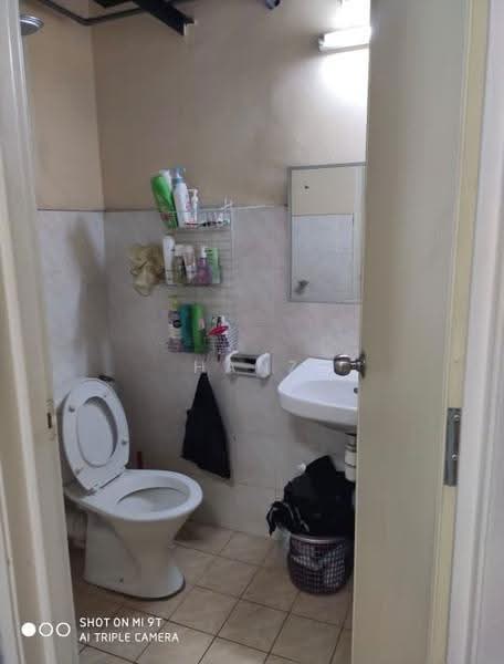Pangsapuri untuk Disewa di Vista Pinggiran Apartment - Hanz Low - Bathroom - PropertyGuru.com.my