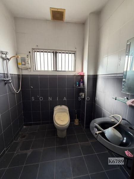 Rumah Teres 2-Tingkat untuk Dijual di Taman Bayu Perdana (Klang) - Sonia Soh - Bathroom - PropertyGuru.com.my