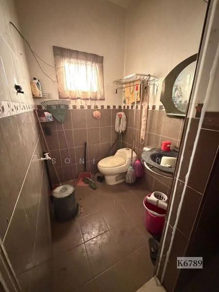 Rumah Teres 2-Tingkat untuk Dijual di Taman Bayu Perdana (Klang) - Sonia Soh - Bathroom - PropertyGuru.com.my