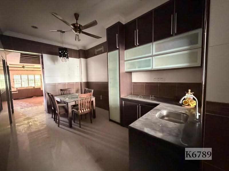 Rumah Teres 2-Tingkat untuk Dijual di Taman Bayu Perdana (Klang) - Sonia Soh - Kitchen - PropertyGuru.com.my
