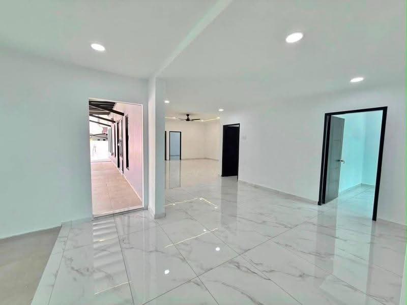 Rumah Teres 1-Tingkat untuk Dijual di Taman Puteri Wangsa (Ulu Tiram) - Ivy Low - Living Room - PropertyGuru.com.my