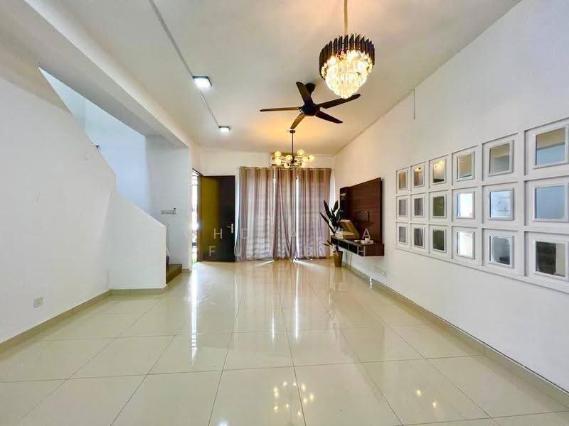 2-storey Terraced House for Sale in Bandar Mahkota (Banting) - Mohd Aizat Saiful Bahri - Living Room - PropertyGuru.com.my
