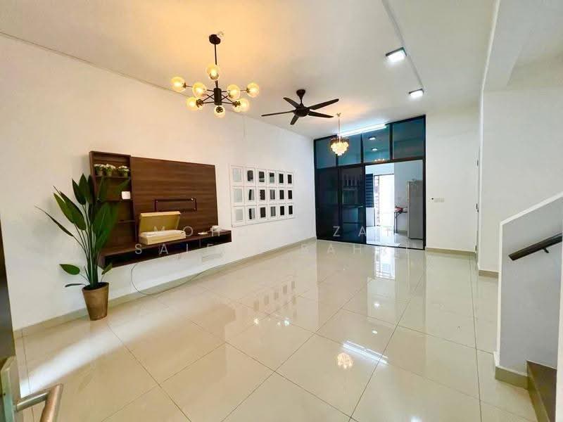 2-storey Terraced House for Sale in Bandar Mahkota (Banting) - Mohd Aizat Saiful Bahri - Living Room - PropertyGuru.com.my
