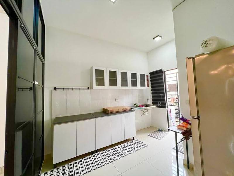 2-storey Terraced House for Sale in Bandar Mahkota (Banting) - Mohd Aizat Saiful Bahri - Kitchen - PropertyGuru.com.my