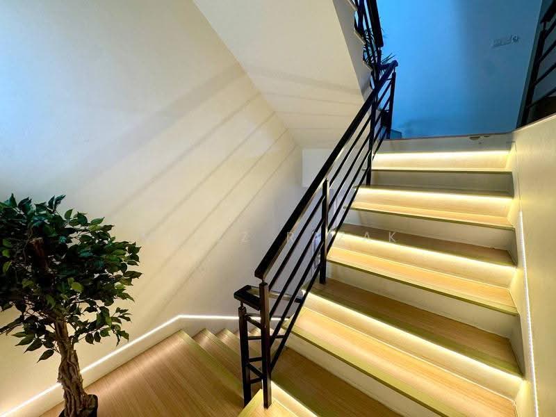 3-storey Terraced House for Sale in Bandar Rinching (Semenyih) - Muizz Razak - PropertyGuru.com.my