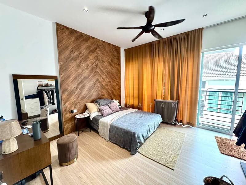 3-storey Terraced House for Sale in Bandar Rinching (Semenyih) - Muizz Razak - PropertyGuru.com.my
