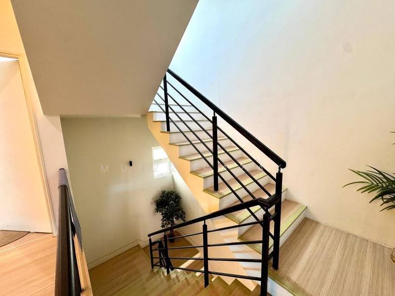 3-storey Terraced House for Sale in Bandar Rinching (Semenyih) - Muizz Razak - PropertyGuru.com.my