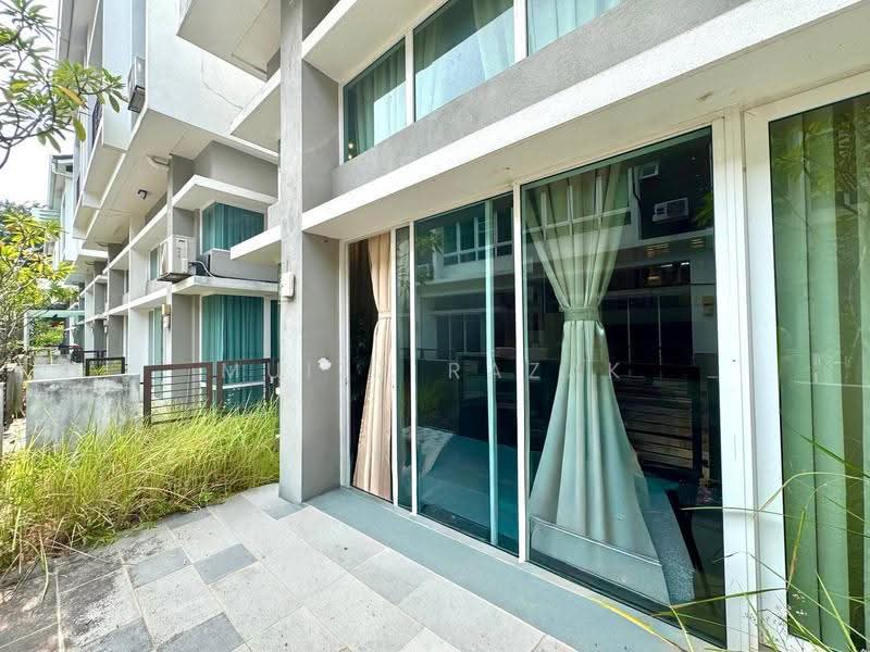 3-storey Terraced House for Sale in Bandar Rinching (Semenyih) - Muizz Razak - PropertyGuru.com.my