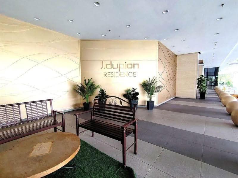 Kediaman Servis untuk Disewa di J.Dupion Residence - Azura Hariri - Entrance - PropertyGuru.com.my