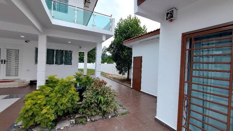 Bungalow House untuk Dijual di Taman Bukit Kempas (Tampoi) - Ivy Low - Exterior - PropertyGuru.com.my
