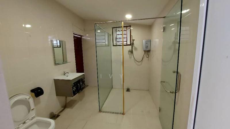 Bungalow House untuk Dijual di Taman Bukit Kempas (Tampoi) - Ivy Low - Bathroom - PropertyGuru.com.my