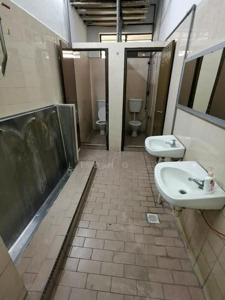 Kedai untuk Disewa di George Town (Penang) - Leong . - Bathroom - PropertyGuru.com.my