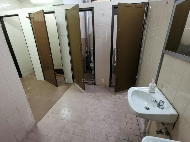 Kedai untuk Disewa di George Town (Penang) - Leong . - Bathroom - PropertyGuru.com.my