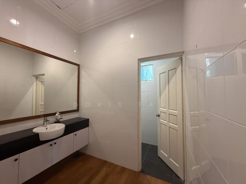 Bungalow House for Rent in Leisure Farm (Gelang Patah) - Doris Tan - Bathroom - PropertyGuru.com.my