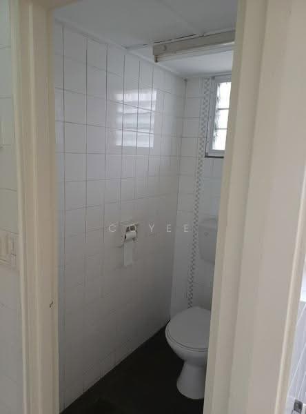 Rumah Teres untuk Dijual di Taman Kok Doh (Batu) - Coyee Wong - Bathroom - PropertyGuru.com.my