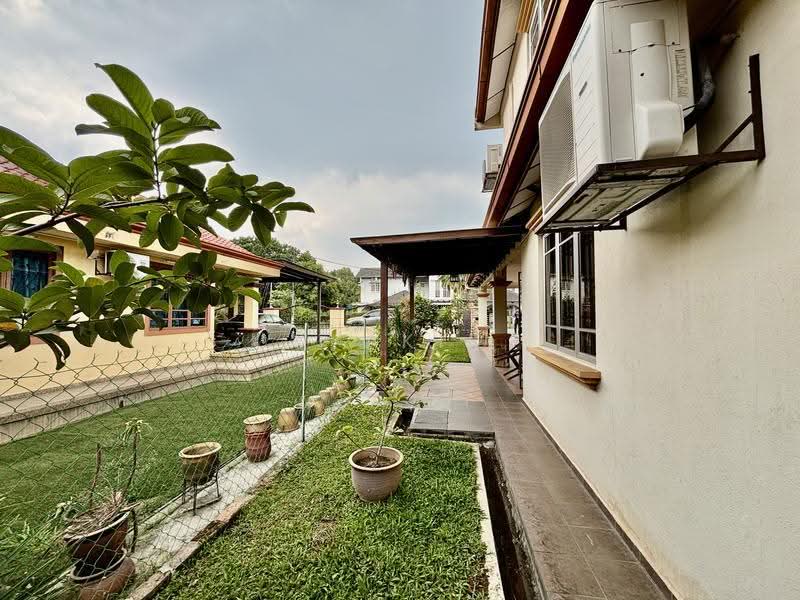 Rumah Berkembar untuk Dijual di Seksyen 9 (Shah Alam) - Syakir Adman - Exterior - PropertyGuru.com.my