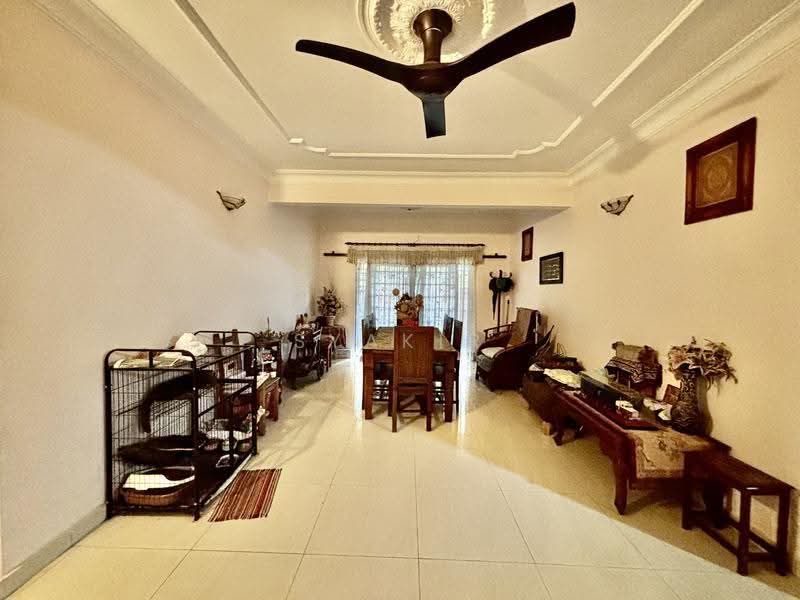 Rumah Berkembar untuk Dijual di Seksyen 9 (Shah Alam) - Syakir Adman - Dining Room - PropertyGuru.com.my