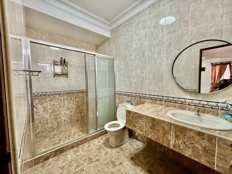 Rumah Berkembar untuk Dijual di Seksyen 9 (Shah Alam) - Syakir Adman - Bathroom - PropertyGuru.com.my