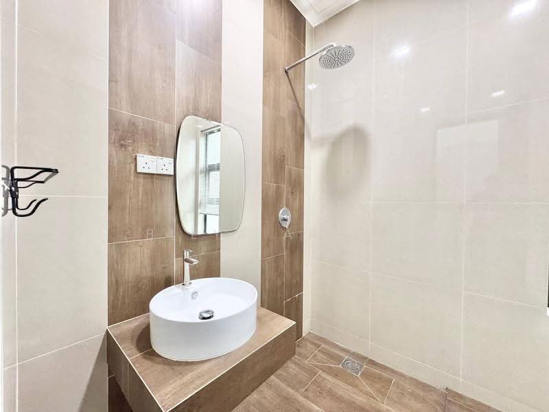 Bungalow House for Sale in Perdana Lakeview East (Cyberjaya) - BILYA ARIFF - PropertyGuru.com.my