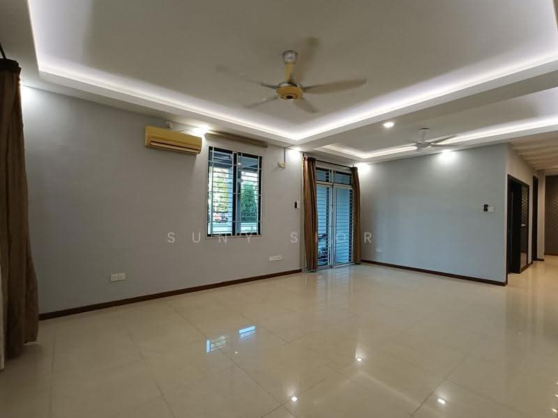 Cluster House for Rent in Austin Heights (Tebrau) - Suny Sior - Living Room - PropertyGuru.com.my