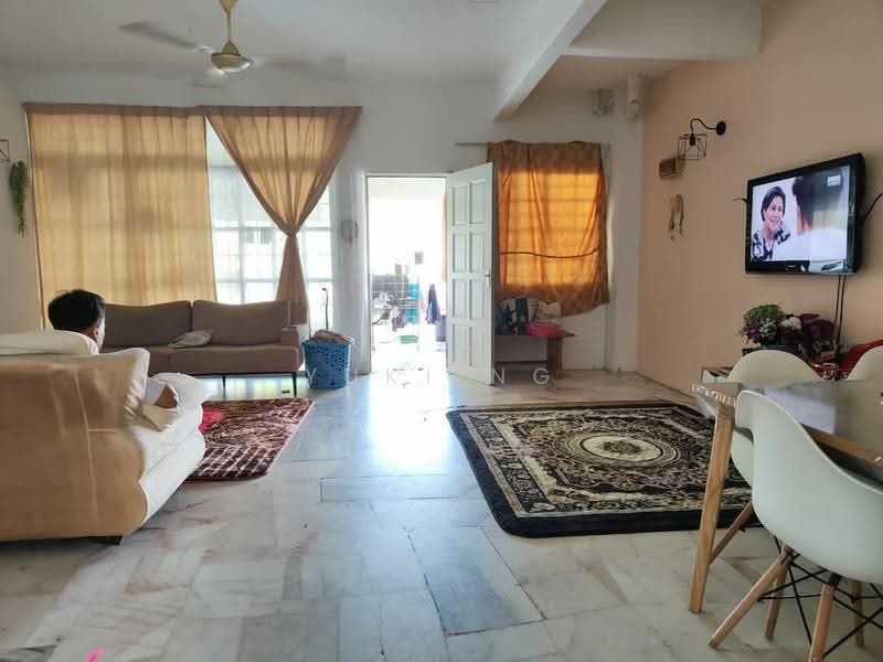 Rumah Teres 2-Tingkat untuk Dijual di Bandar Rinching (Semenyih) - Yuki Ng - Living Room - PropertyGuru.com.my