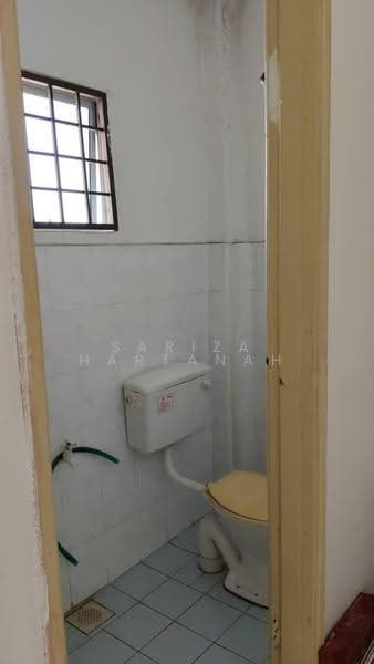 Apartment for Sale at Bandar Puncak Alam - Sariza Hartanah - Bathroom - PropertyGuru.com.my