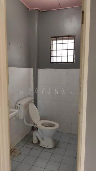 Apartment for Sale at Bandar Puncak Alam - Sariza Hartanah - Bathroom - PropertyGuru.com.my