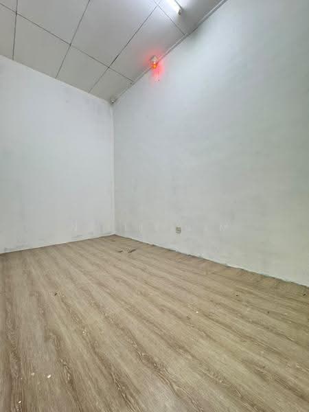 Shop for Rent in Taman Puteri Wangsa (Ulu Tiram) - Nellie Lim - Interior - PropertyGuru.com.my