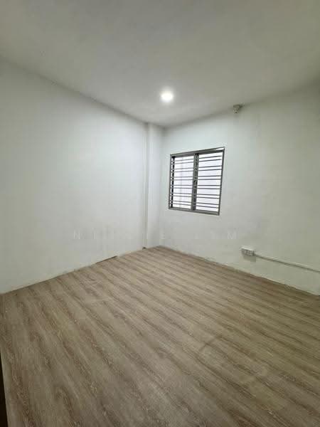 Shop for Rent in Taman Puteri Wangsa (Ulu Tiram) - Nellie Lim - Interior - PropertyGuru.com.my