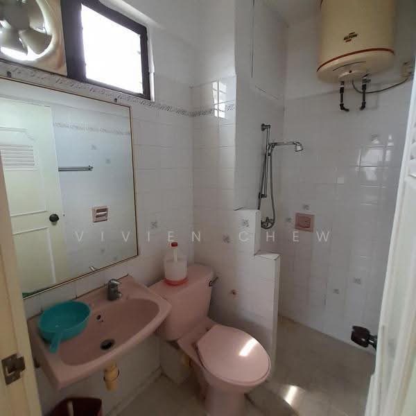 Pangsapuri untuk Dijual di Lavinia Apartments - Vivien Chew - Bathroom - PropertyGuru.com.my