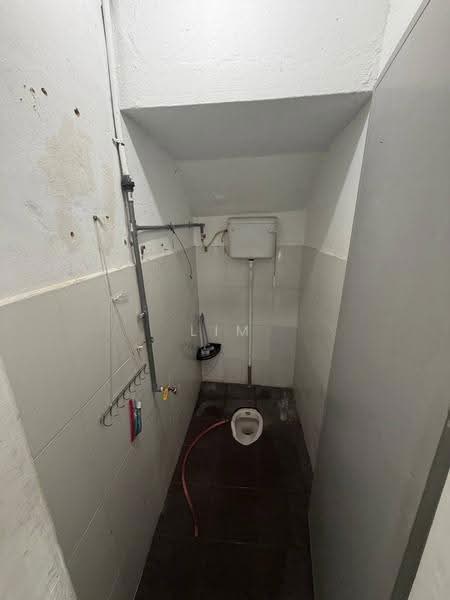 Rumah Teres 2-Tingkat untuk Dijual di Taman Johor Jaya (Johor Bahru) - Lim Tze Jie - Bathroom - PropertyGuru.com.my