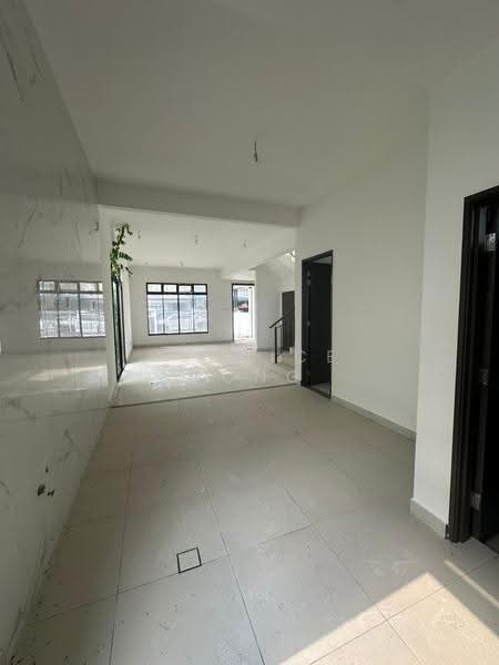 Rumah Kluster untuk Dijual di Bandar Cemerlang (Ulu Tiram) - Vernice Wong - Interior - PropertyGuru.com.my