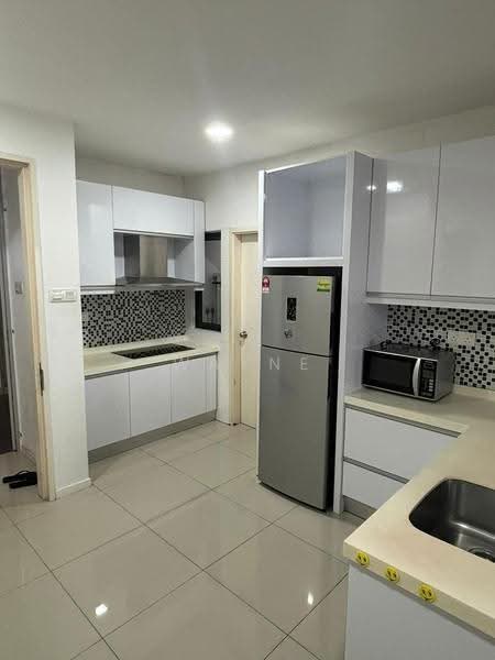 Kediaman Servis untuk Dijual di KU Suites - Wayne Yap - Kitchen - PropertyGuru.com.my