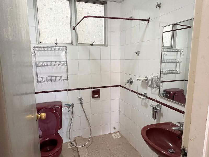 Kondominium untuk Dijual di Bayu Angkasa - Bryan Kumar - Bathroom - PropertyGuru.com.my