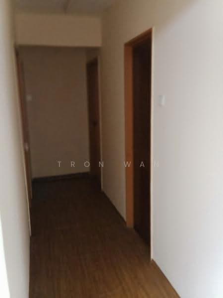 Pangsapuri untuk Disewa di Putra Permai Block A - Tron Wan - Corridor - PropertyGuru.com.my