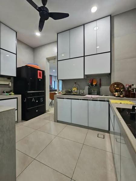 Rumah Berkembar untuk Dijual di Taman Molek (Johor Bahru) - Jasper Gwee - Kitchen - PropertyGuru.com.my