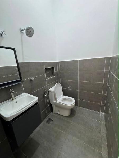 Rumah Teres 1-Tingkat untuk Dijual di Taman Sentosa (Klang) - Hana Zaini - Bathroom - PropertyGuru.com.my