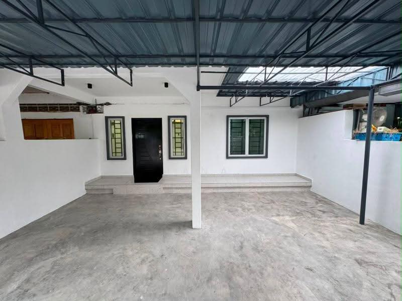 Rumah Teres 1-Tingkat untuk Dijual di Taman Sentosa (Klang) - Hana Zaini - Entrance - PropertyGuru.com.my
