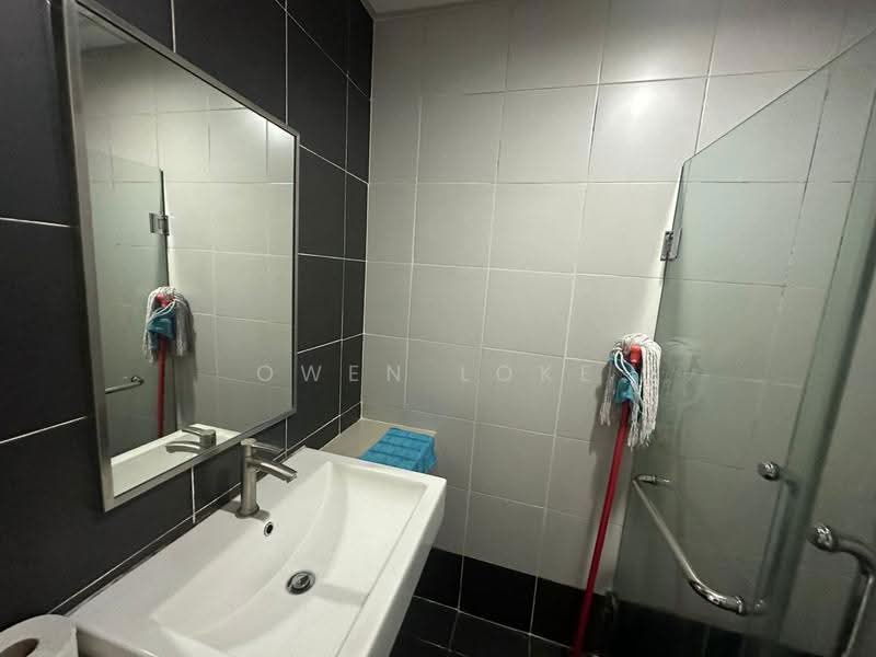 Kediaman Servis untuk Disewa di Centrestage Designer Suite - Owen Loke - Bathroom - PropertyGuru.com.my