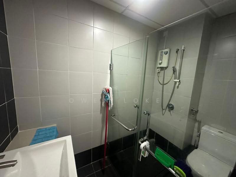 Kediaman Servis untuk Disewa di Centrestage Designer Suite - Owen Loke - Bathroom - PropertyGuru.com.my