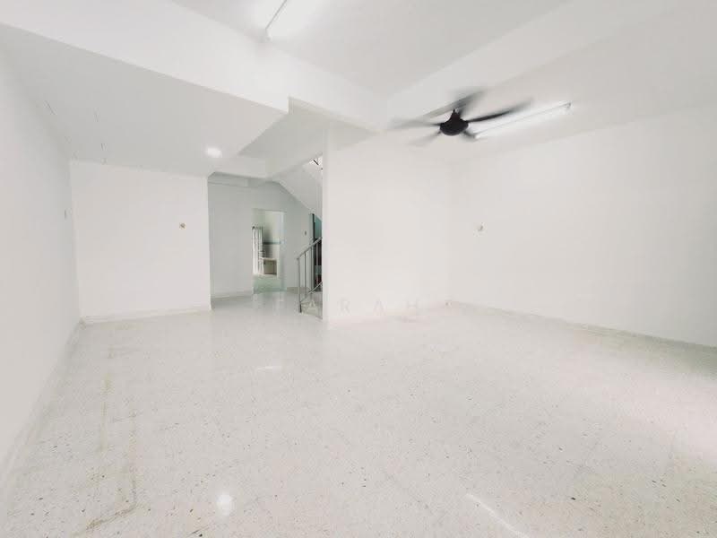Rumah Teres 2-Tingkat untuk Dijual di Taman Sri Reko (Kajang) - Farah Hanan - Living Room - PropertyGuru.com.my