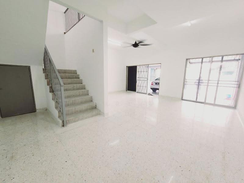 Rumah Teres 2-Tingkat untuk Dijual di Taman Sri Reko (Kajang) - Farah Hanan - Living Room - PropertyGuru.com.my
